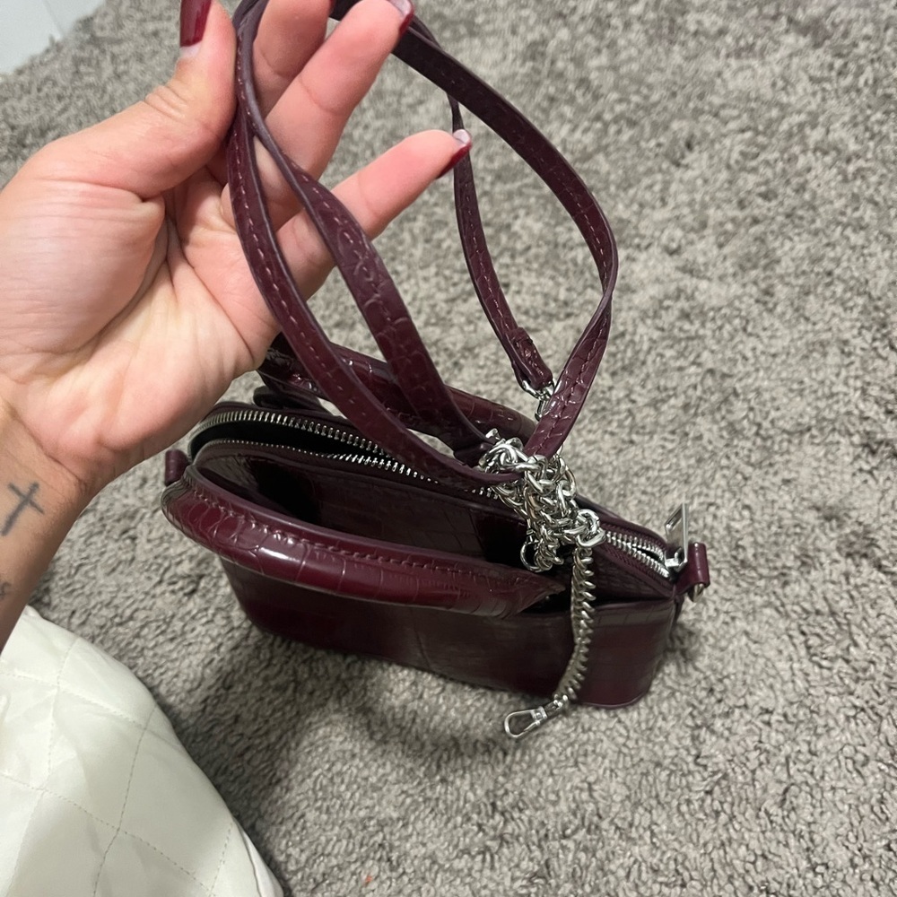 Zara mini Burgundy Croc-Embossed Handbag - Picture 7 of 7